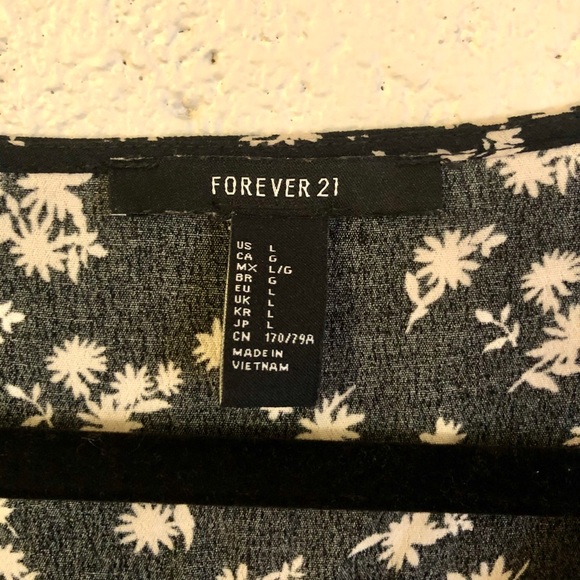 Forever 21 black/white flower romper, large - Picture 3 of 5